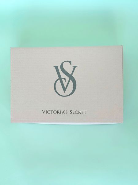 Коробка гофрокартон Victoria's Secret рожева (21x15x5 см) 1300624 фото