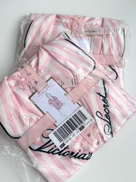 Піжама сатинова Victoria's Secret в рожеву смужку 1100526 фото